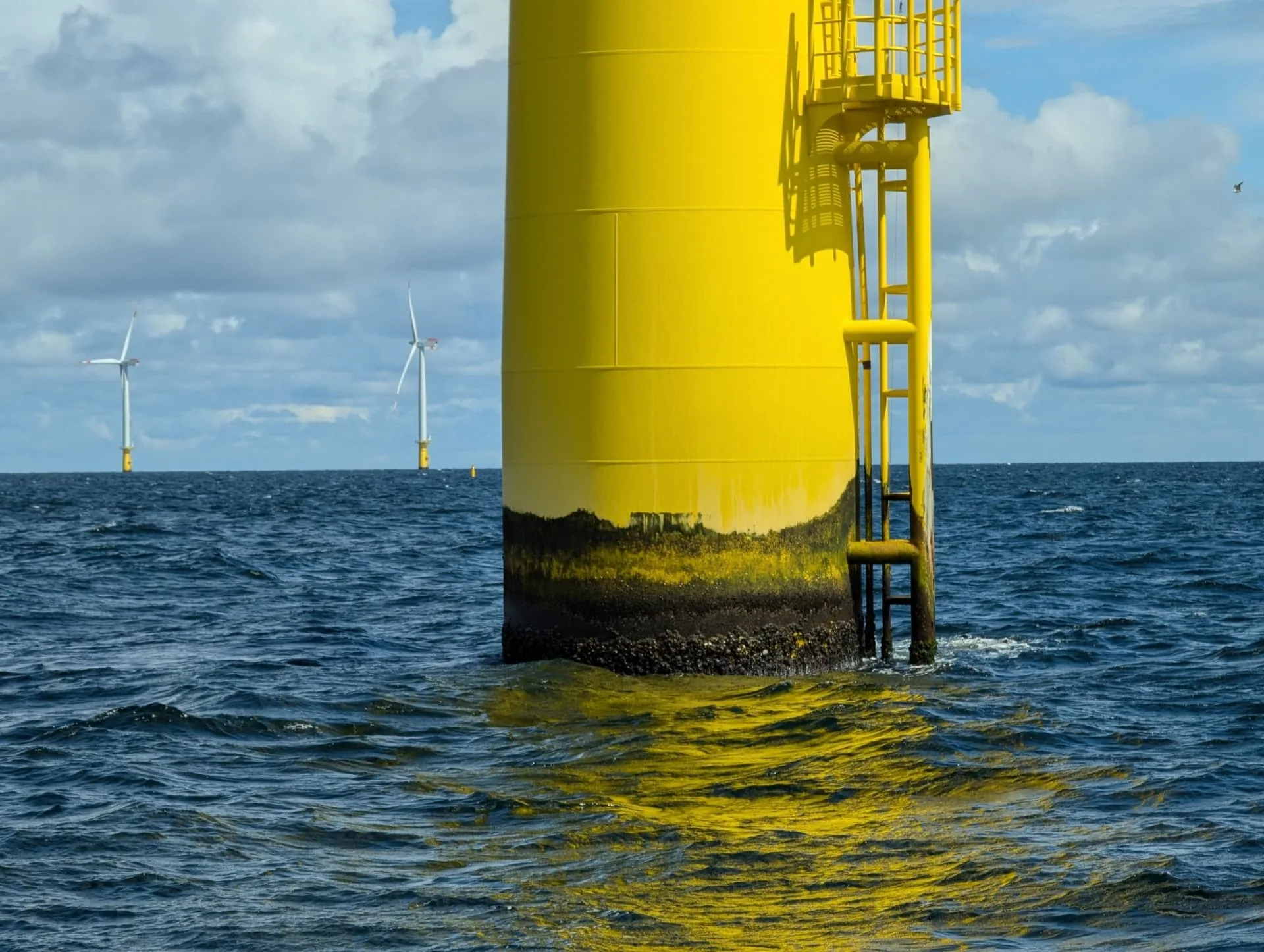 Offshore wind turbine foundation and transition piece