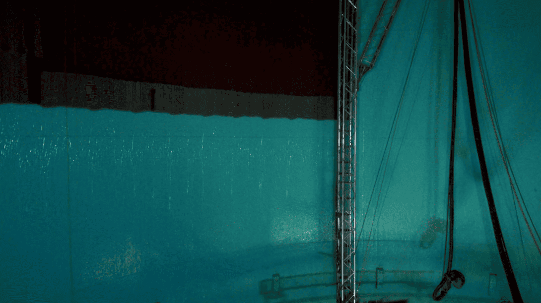 Internal capture of a tall process column