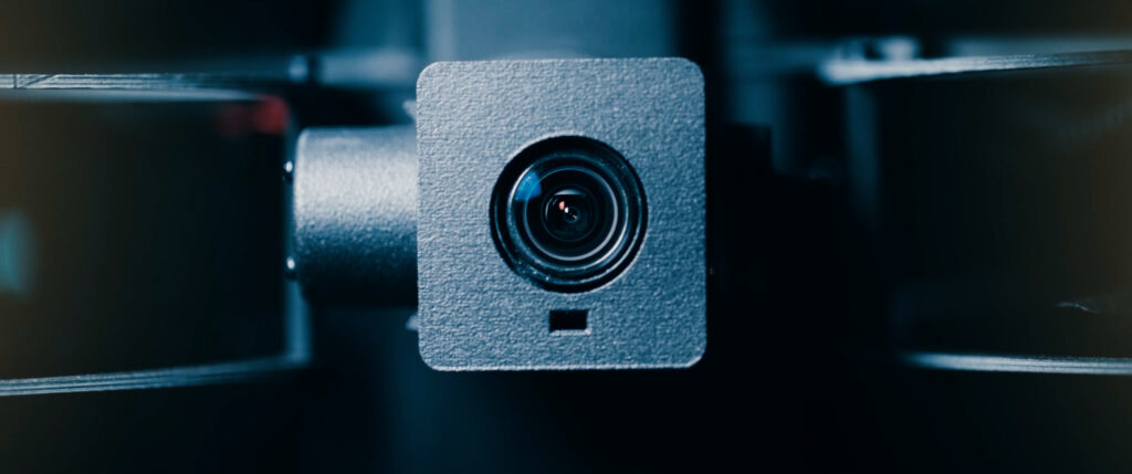 Optical zoom and autofocus makes it easy to get past physical obstacles